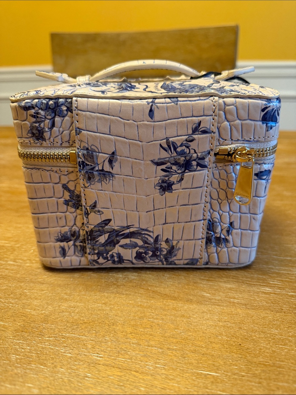 Brahmin songbird Melbourne Cosmetic Case - Picture 3 of 6